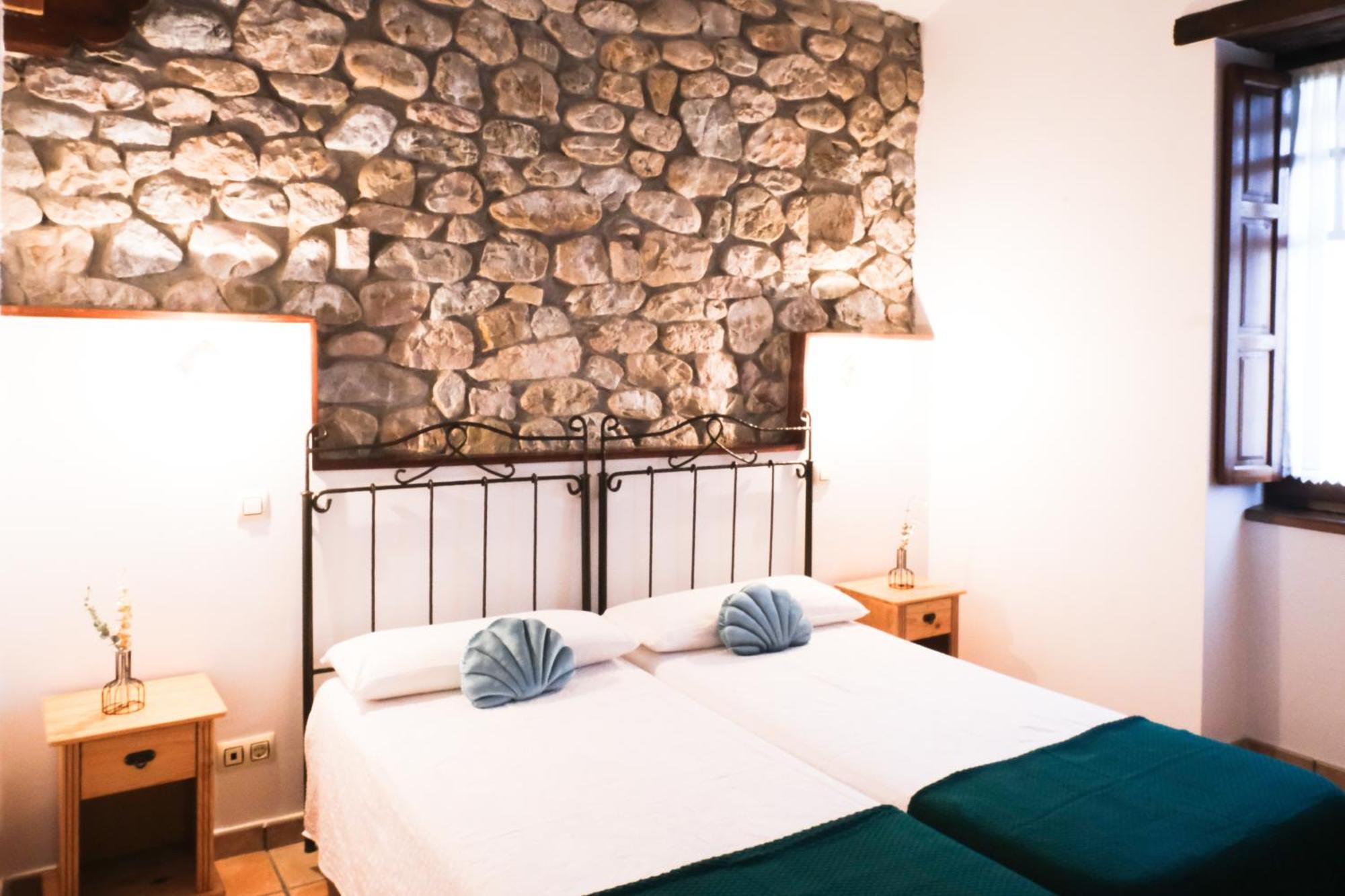 Posada La Estela De Barros Corrales De Buelna Экстерьер фото