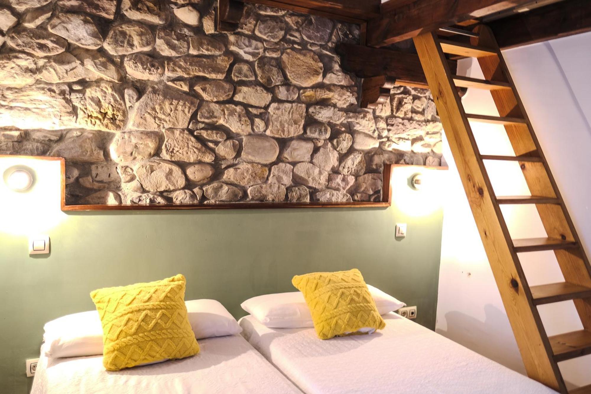Posada La Estela De Barros Corrales De Buelna Экстерьер фото